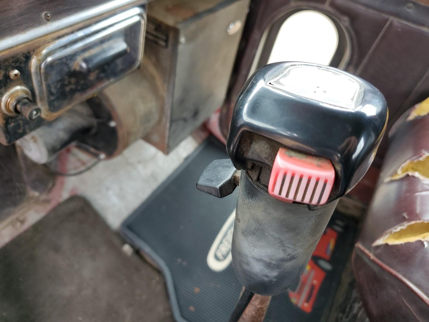 1977 Peterbilt 359 Day Cab Semi
