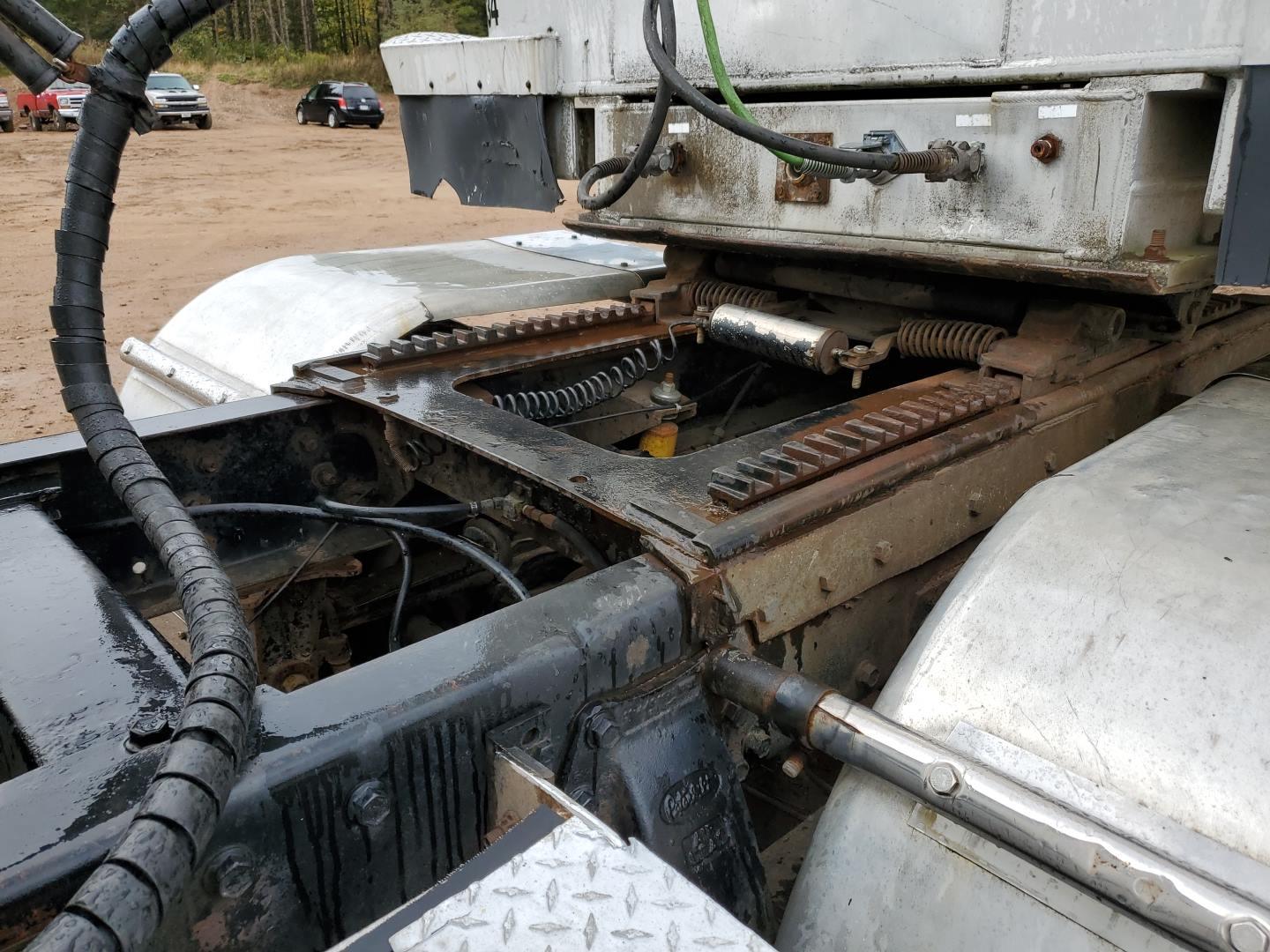 1977 Peterbilt 359 Day Cab Semi