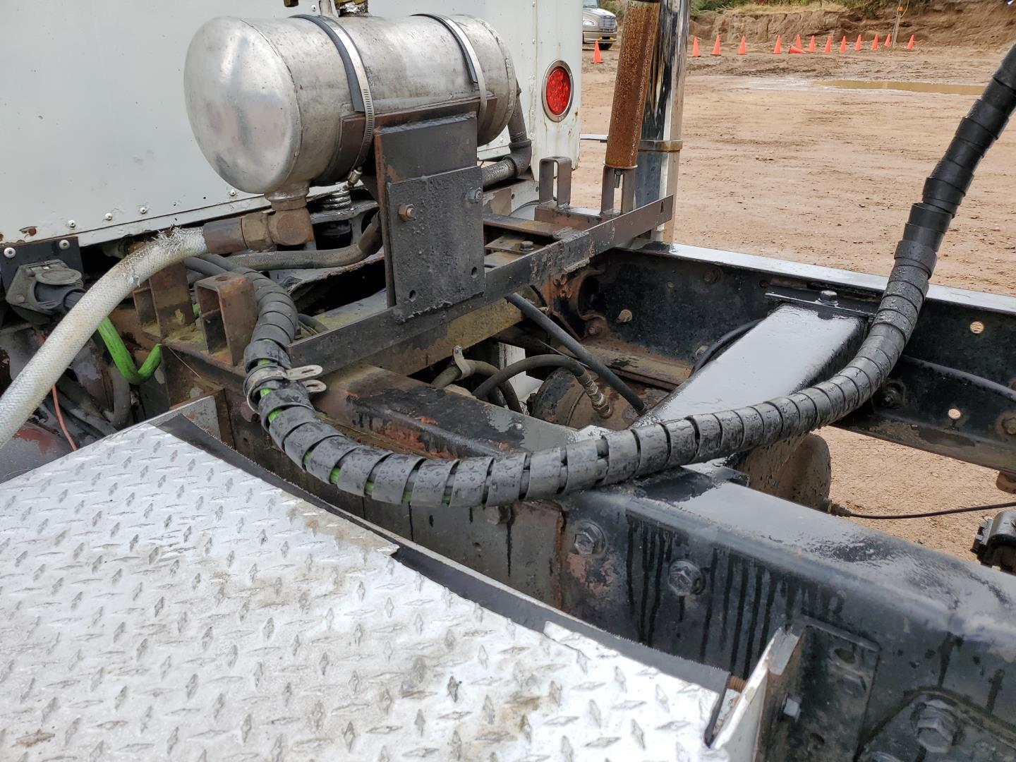 1977 Peterbilt 359 Day Cab Semi