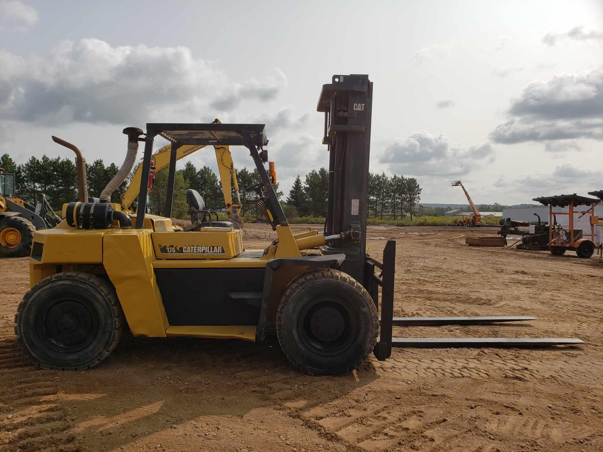 Caterpillar Dp80 Forklift