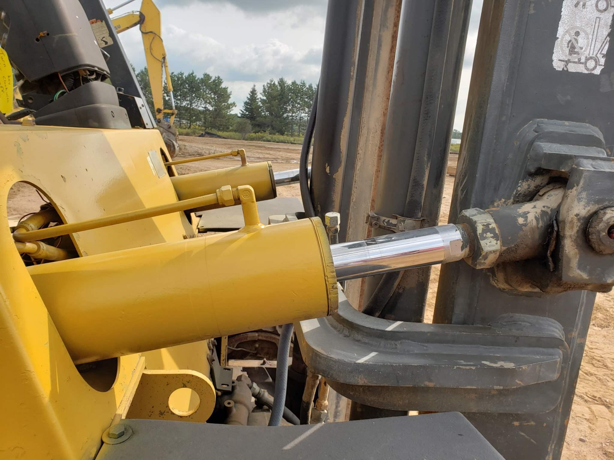 Caterpillar Dp80 Forklift