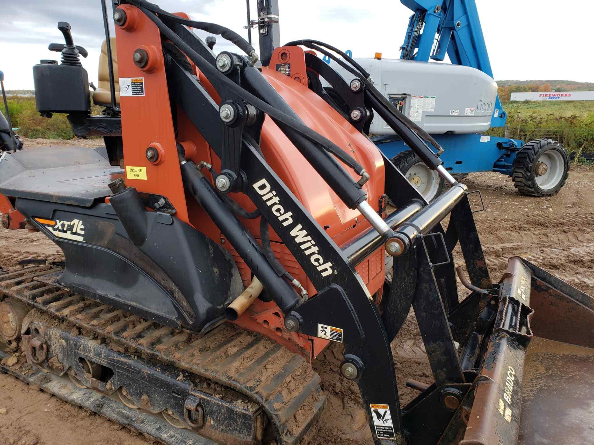 2012 Ditch Witch Xt1600 Excavator/ Tool Carrier
