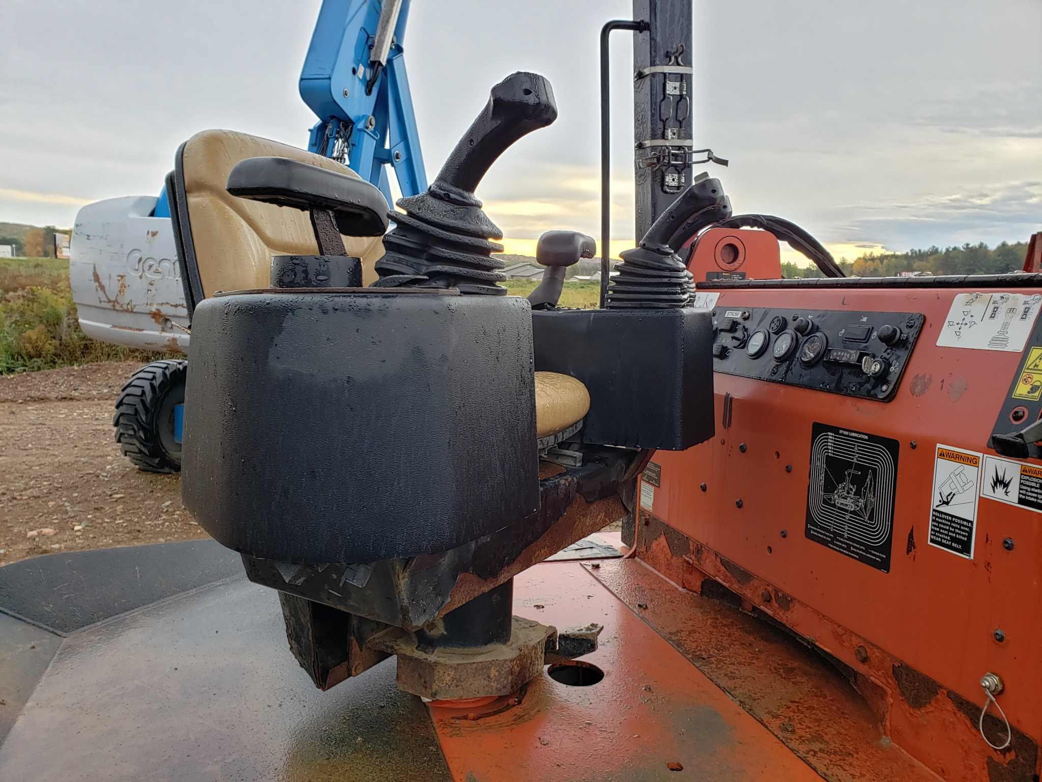 2012 Ditch Witch Xt1600 Excavator/ Tool Carrier