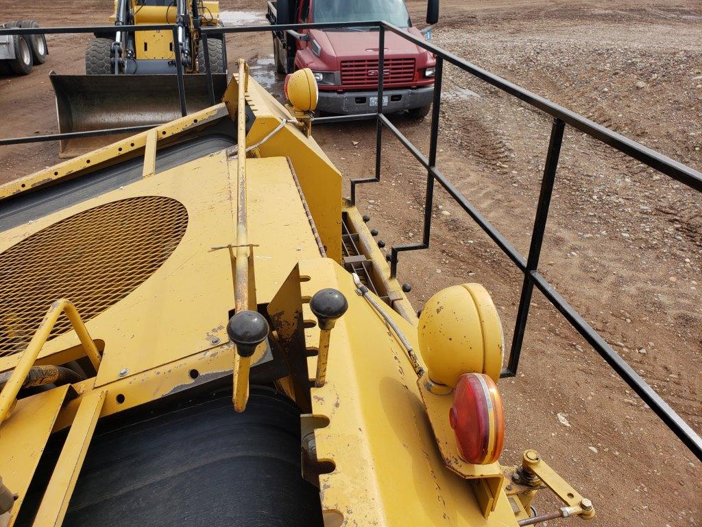 Etnyre Chip Spreader