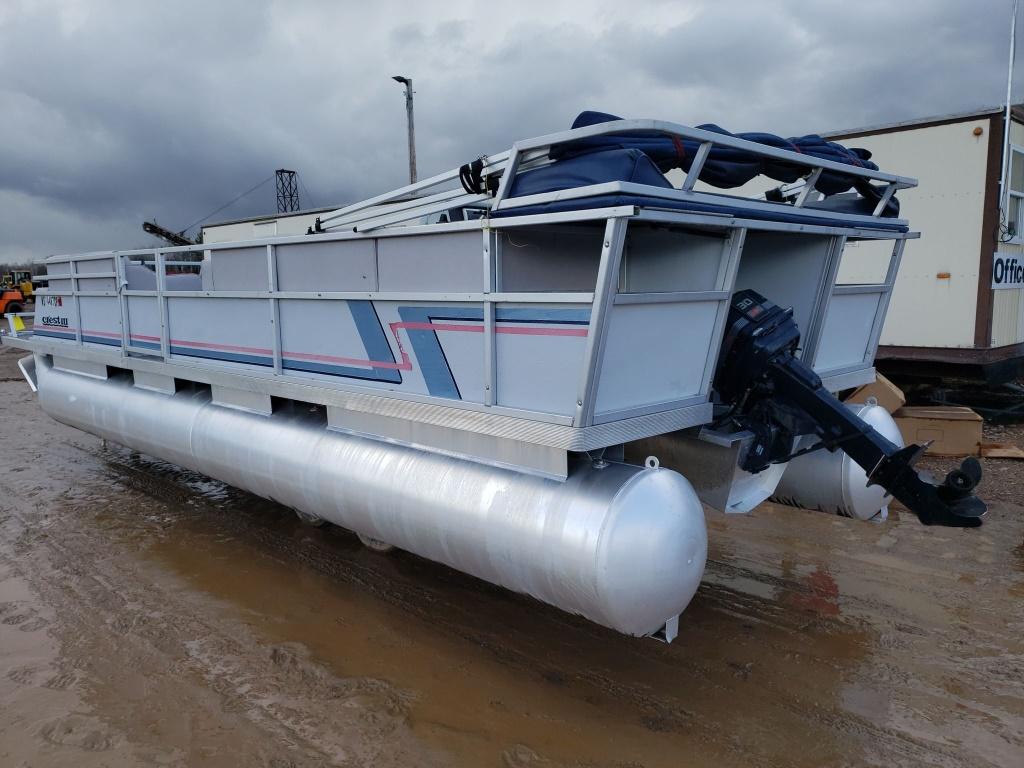 1991 Crest 25' Pontoon Boat