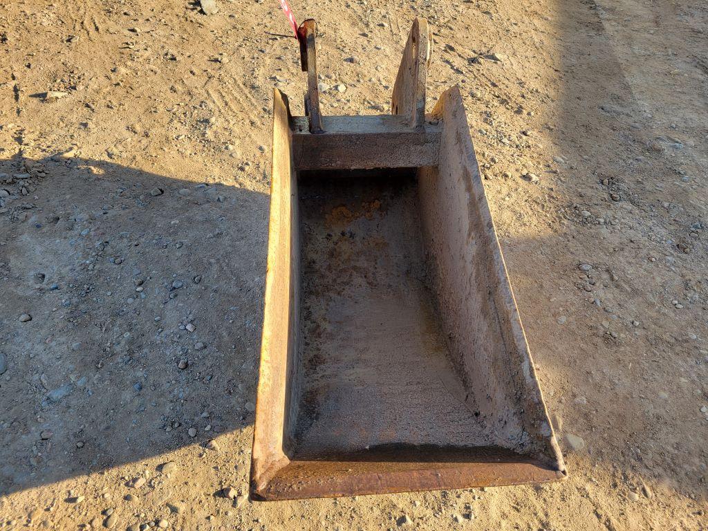 16" Backhoe Bucket Fits Deere 300d