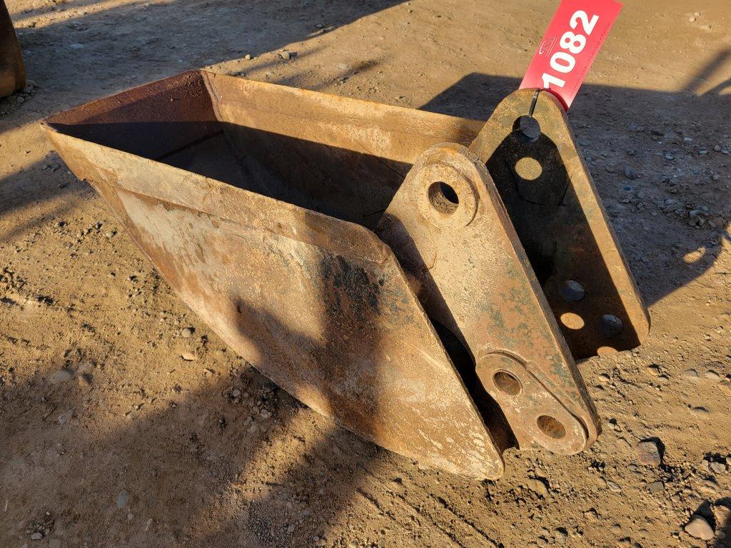 16" Backhoe Bucket Fits Deere 300d