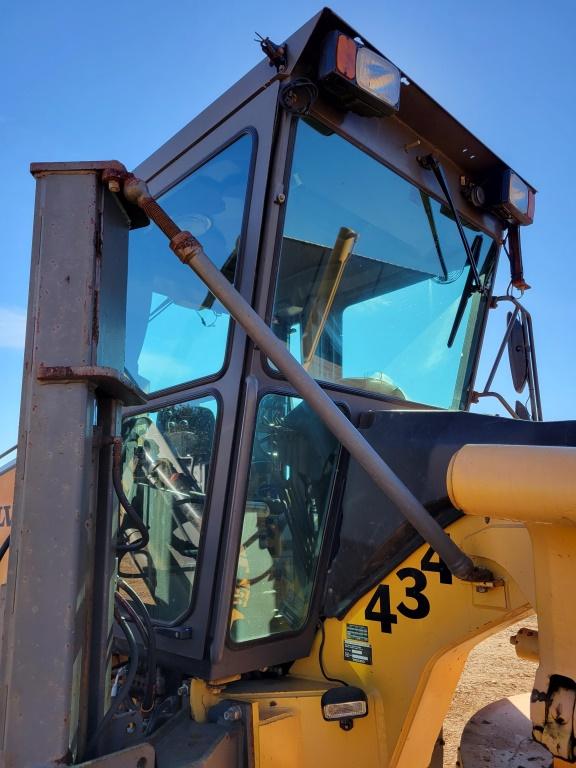 2003 Volvo G726b Grader