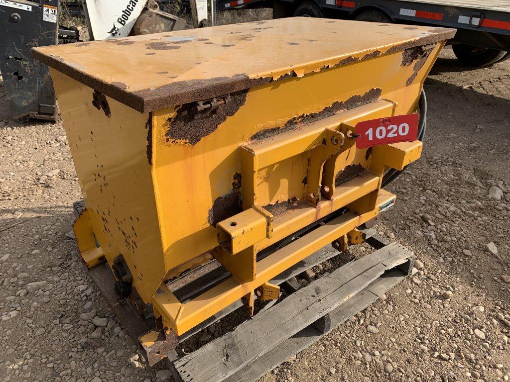 Trackless Mt Hydraulic Spreader Attachment