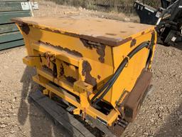 Trackless Mt Hydraulic Spreader Attachment