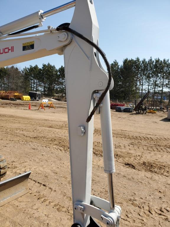 Takeuchi Tb135 Mini Excavator