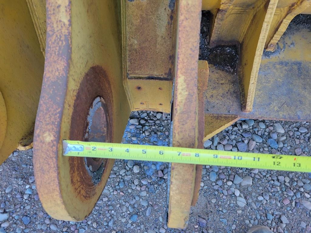 988g Spade Nose Bucket W/teeth