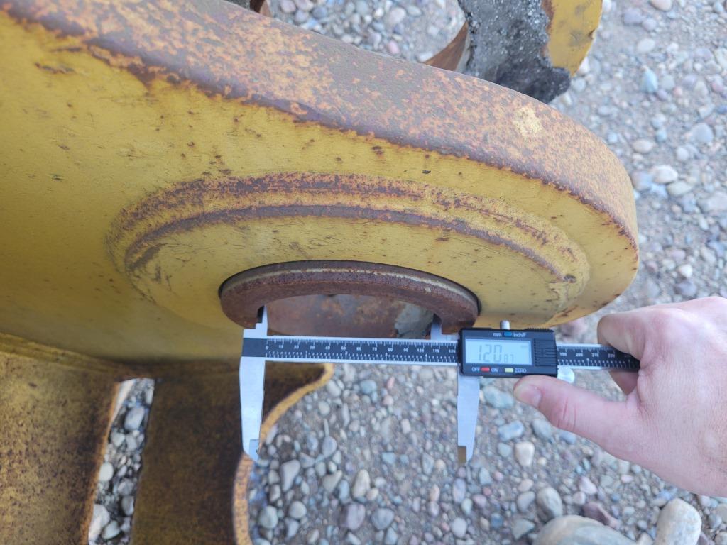 988g Spade Nose Bucket W/teeth