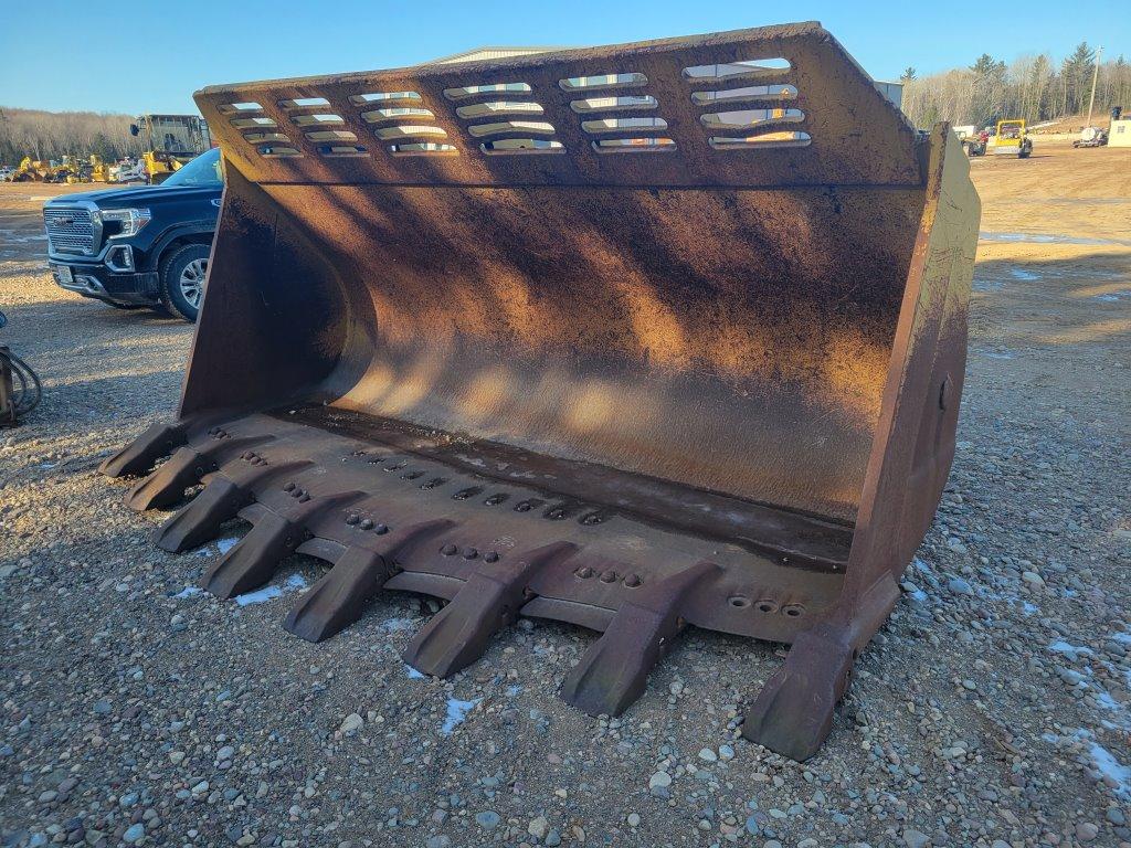 988g Spade Nose Bucket W/teeth