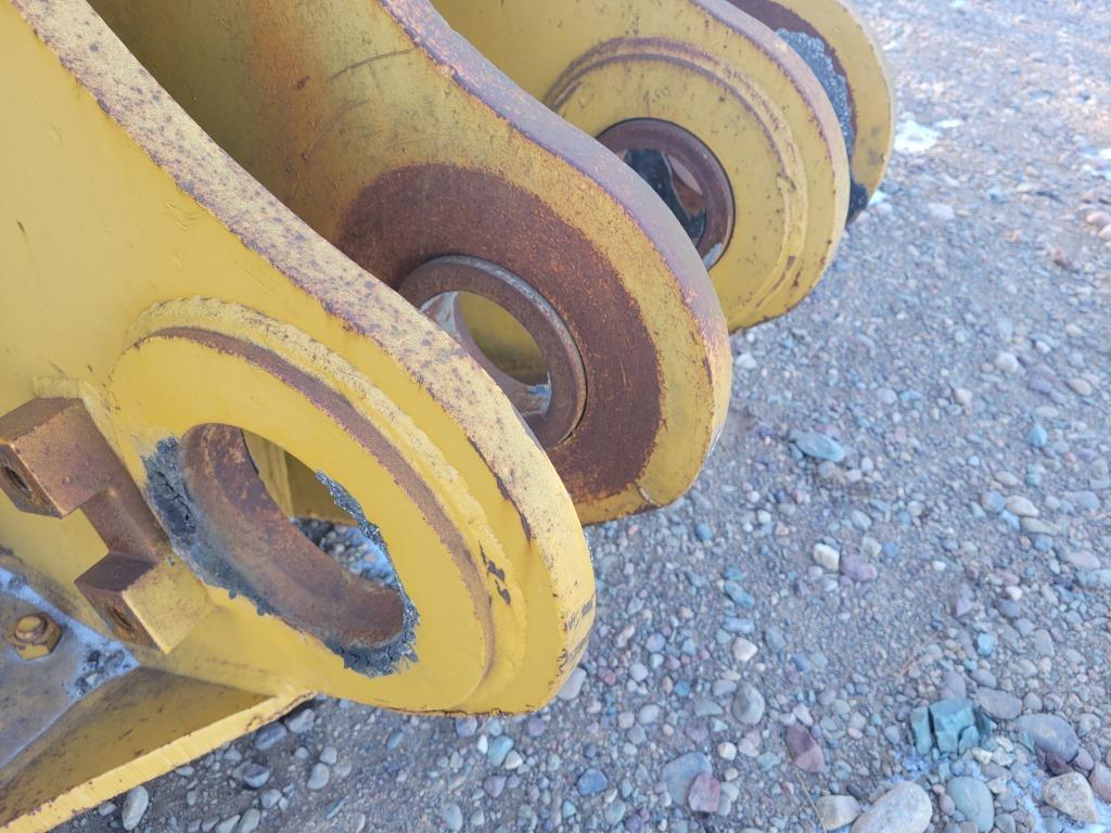 988g Spade Nose Bucket W/teeth