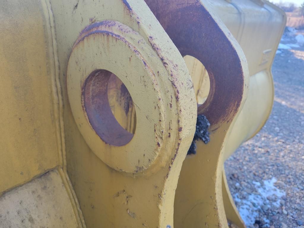988g Spade Nose Bucket W/teeth
