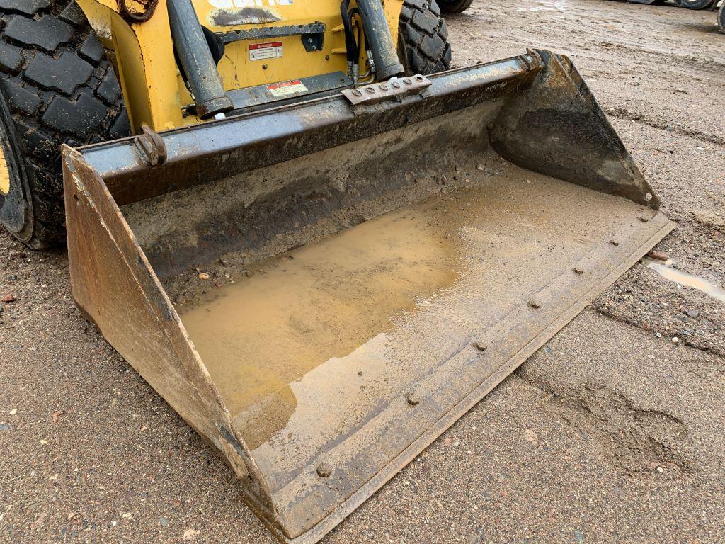 2017 Gehl V400 Skid Steer