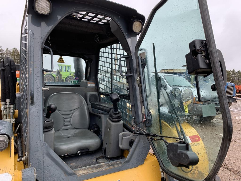 2017 Gehl V400 Skid Steer