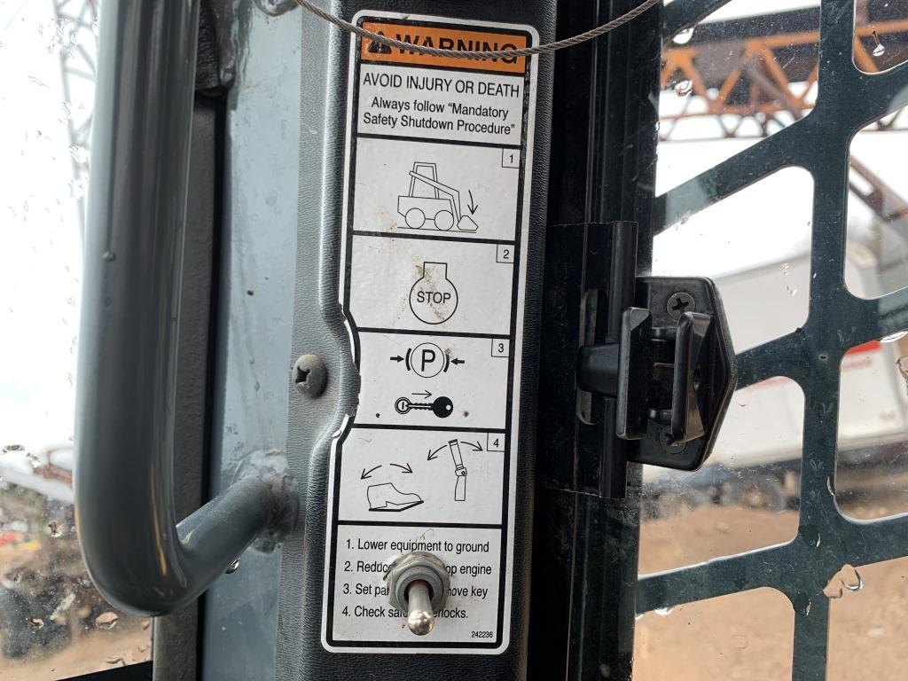 2017 Gehl V400 Skid Steer
