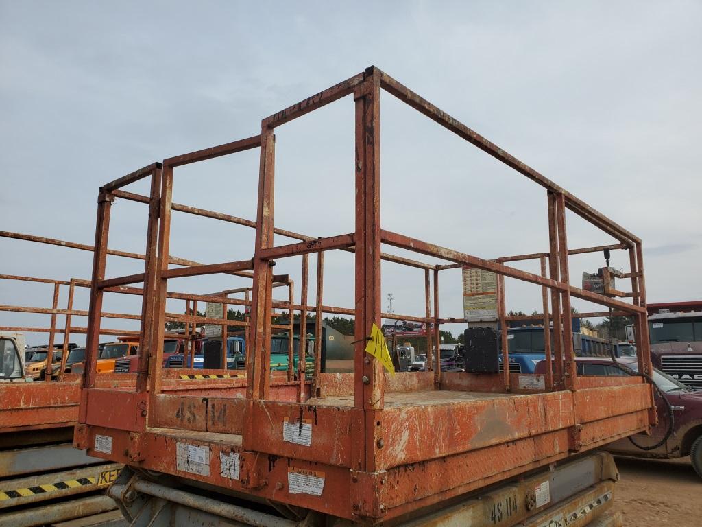 Skyjack 7027 Scissors Lift