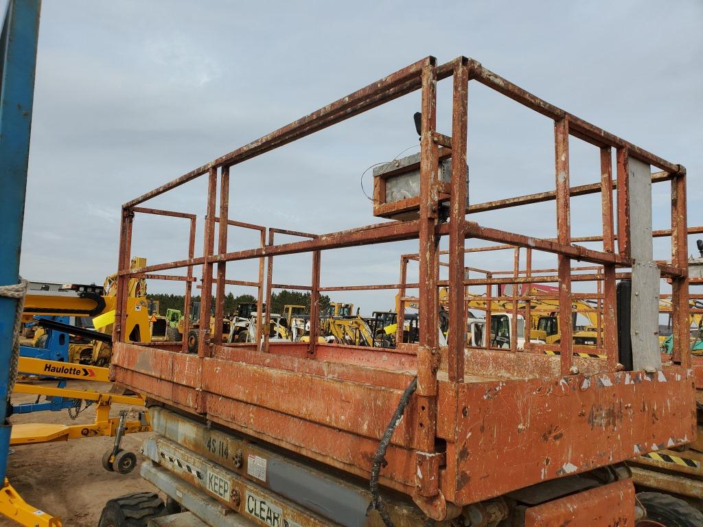 Skyjack 7027 Scissors Lift