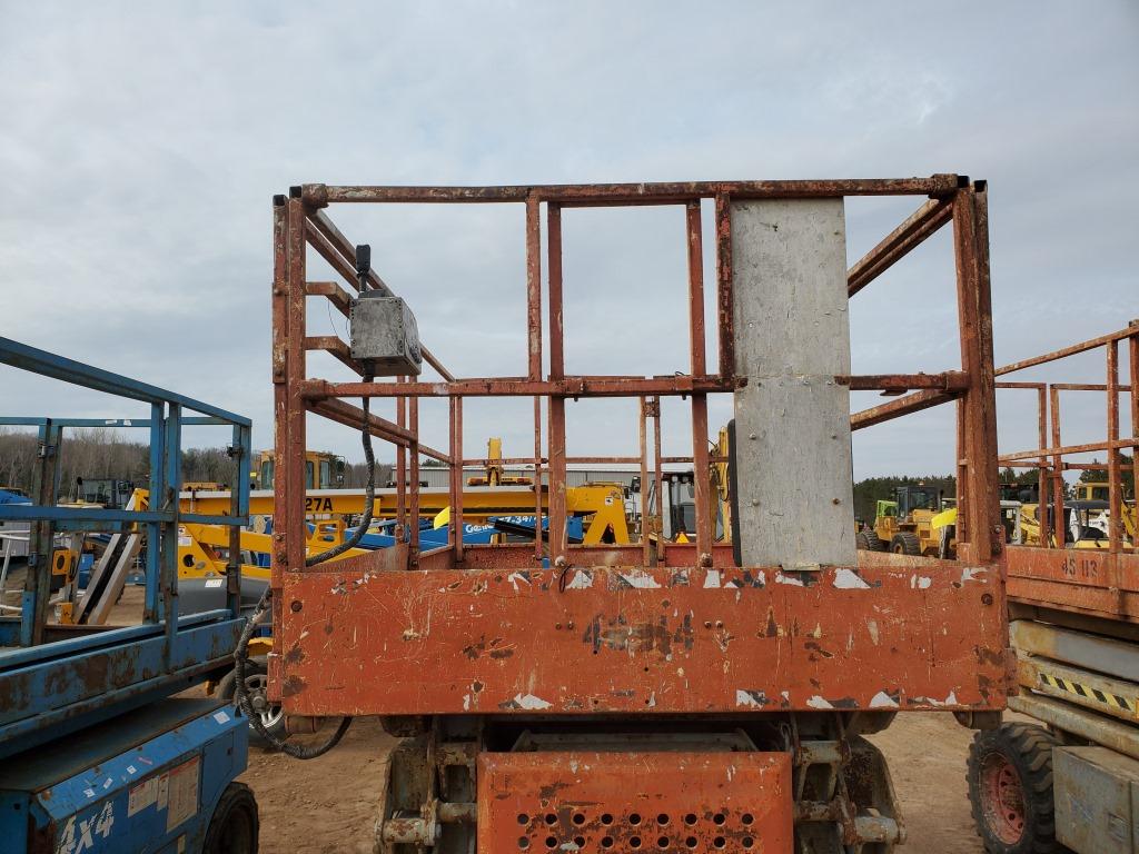 Skyjack 7027 Scissors Lift