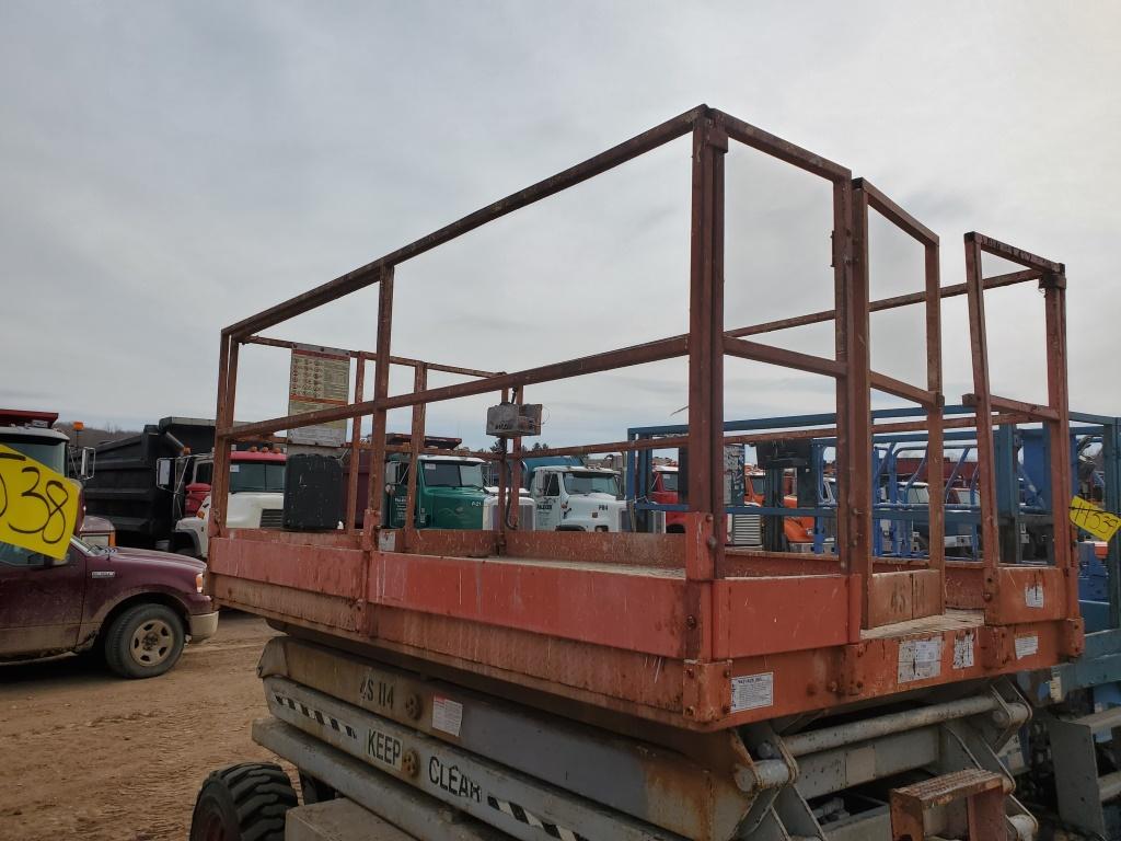 Skyjack 7027 Scissors Lift
