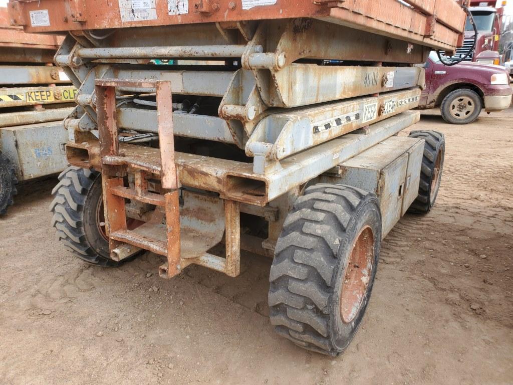 Skyjack 7027 Scissors Lift