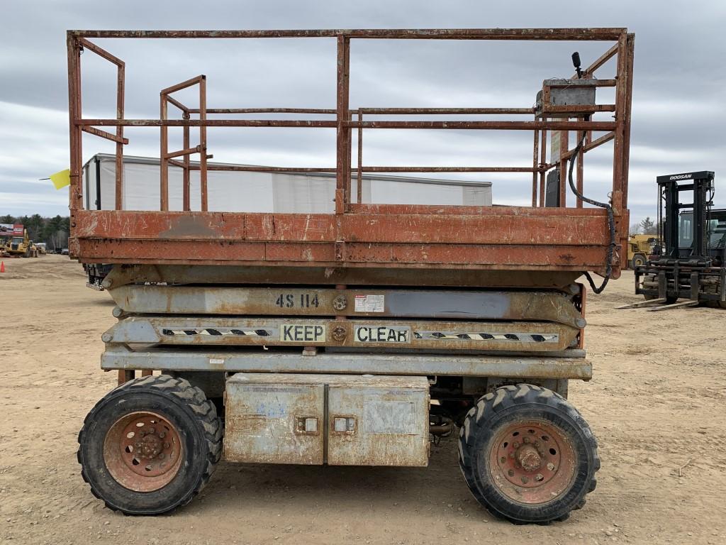 Skyjack 7027 Scissors Lift