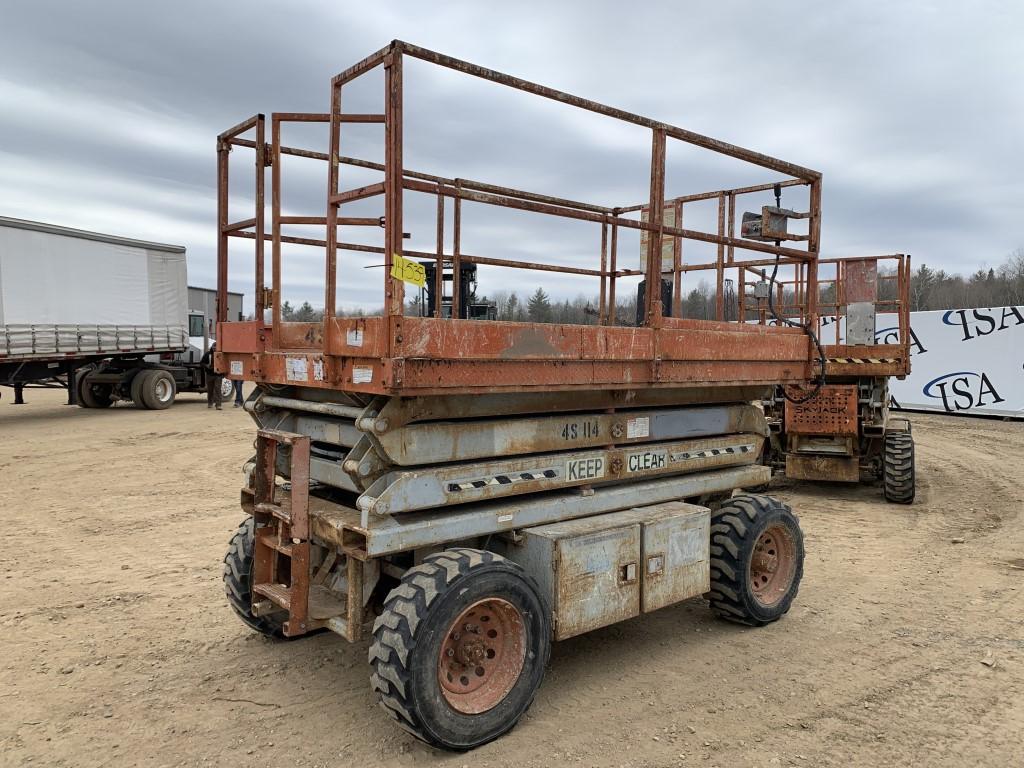 Skyjack 7027 Scissors Lift