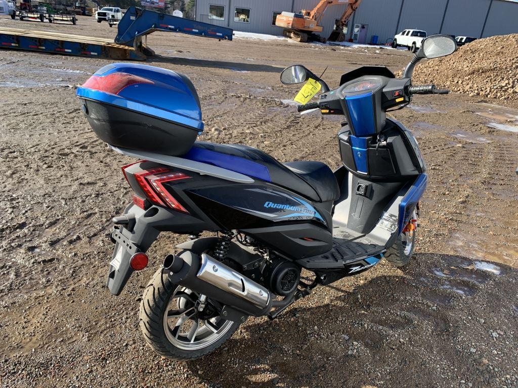 Tao Tao Quantum Tour Moped