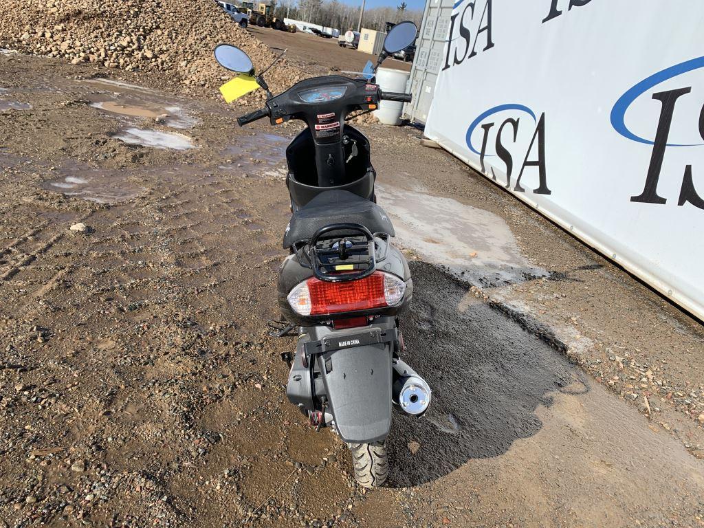 2021 Tongfu Yn50qt-8 Moped