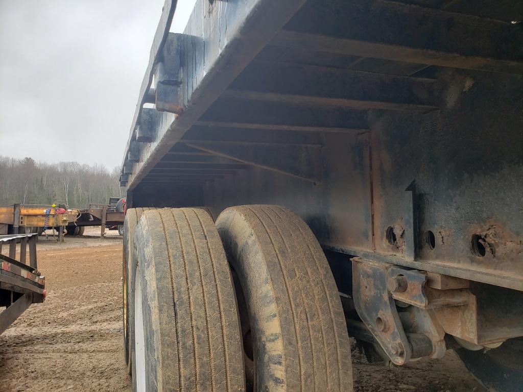 1986 Utility 45' Flatbed Trailer