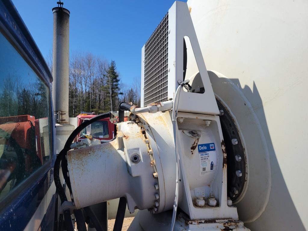 2001 Mack Rb688s Mixer Truck