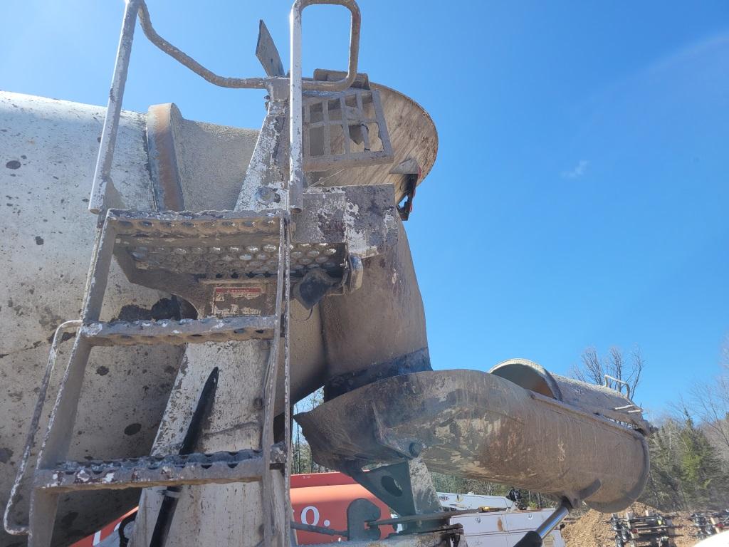 2001 Mack Rb688s Mixer Truck