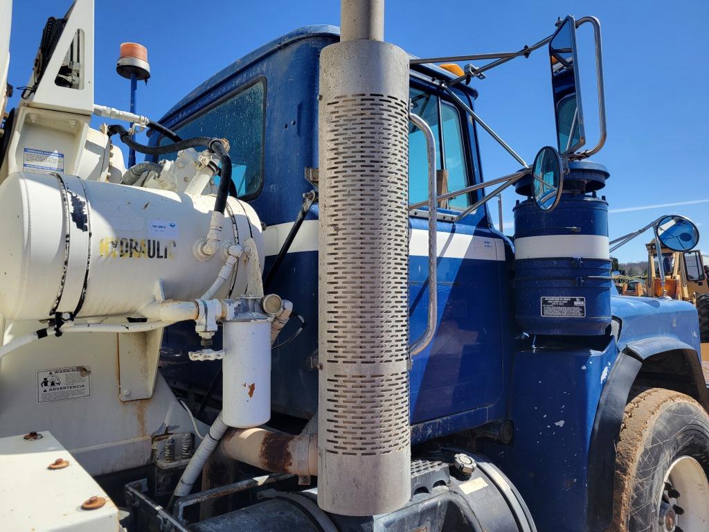 2001 Mack Rb688s Mixer Truck