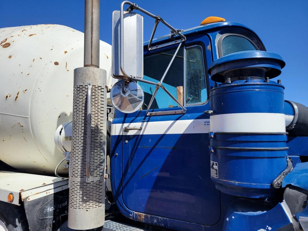 2001 Mack Rb688s Mixer Truck