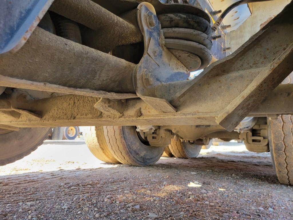 2001 Mack Rb688s Mixer Truck