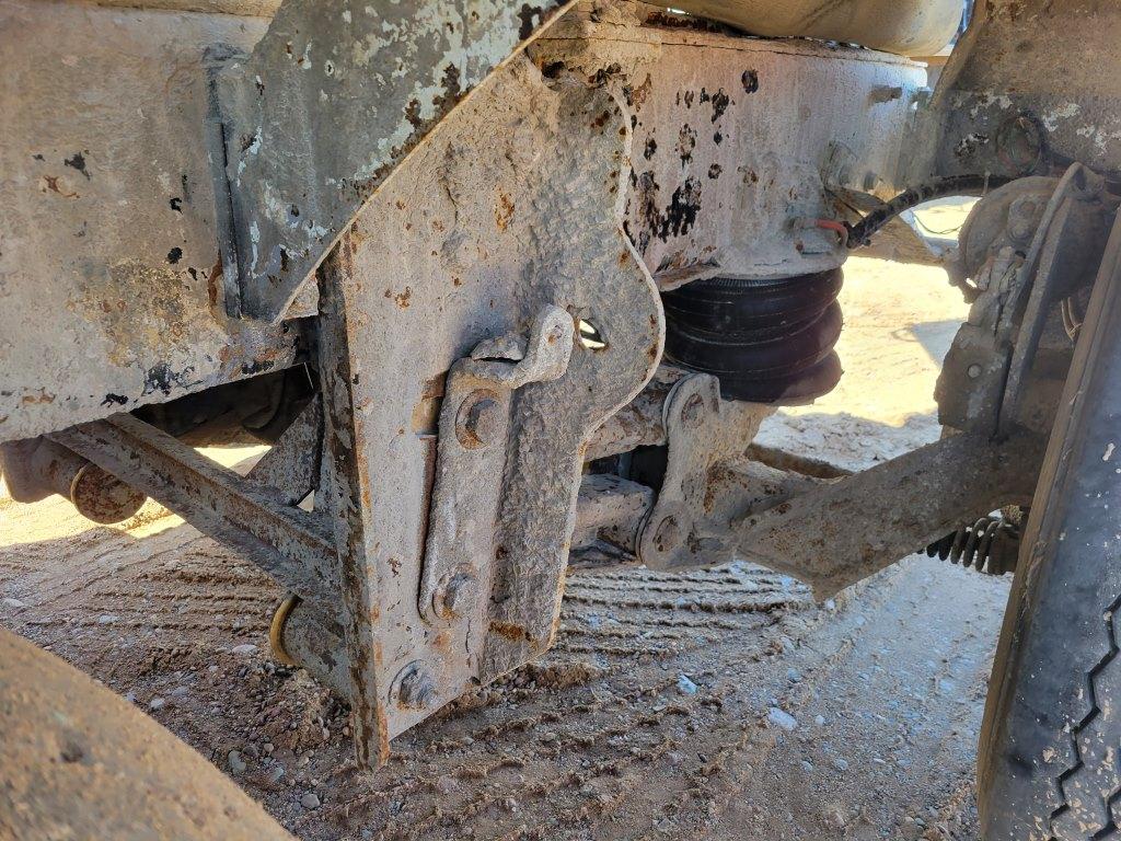 2001 Mack Rb688s Mixer Truck