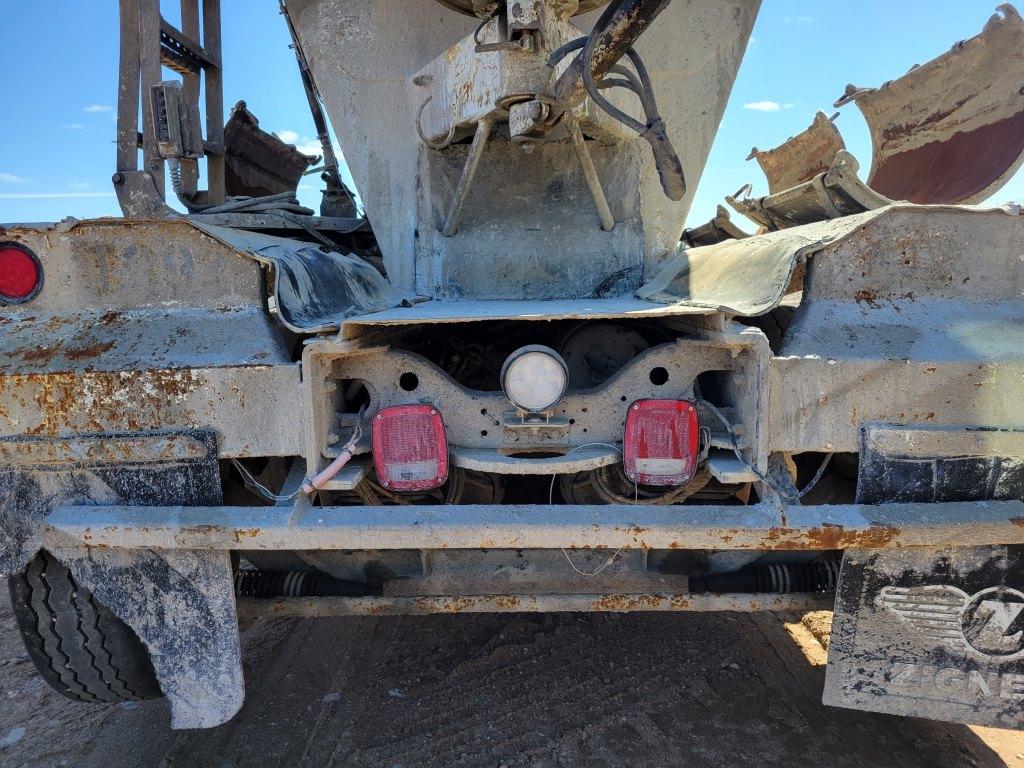 2001 Mack Rb688s Mixer Truck