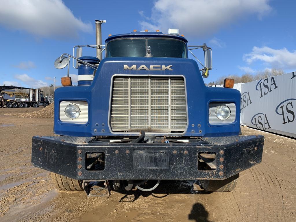 2001 Mack Rb688s Mixer Truck