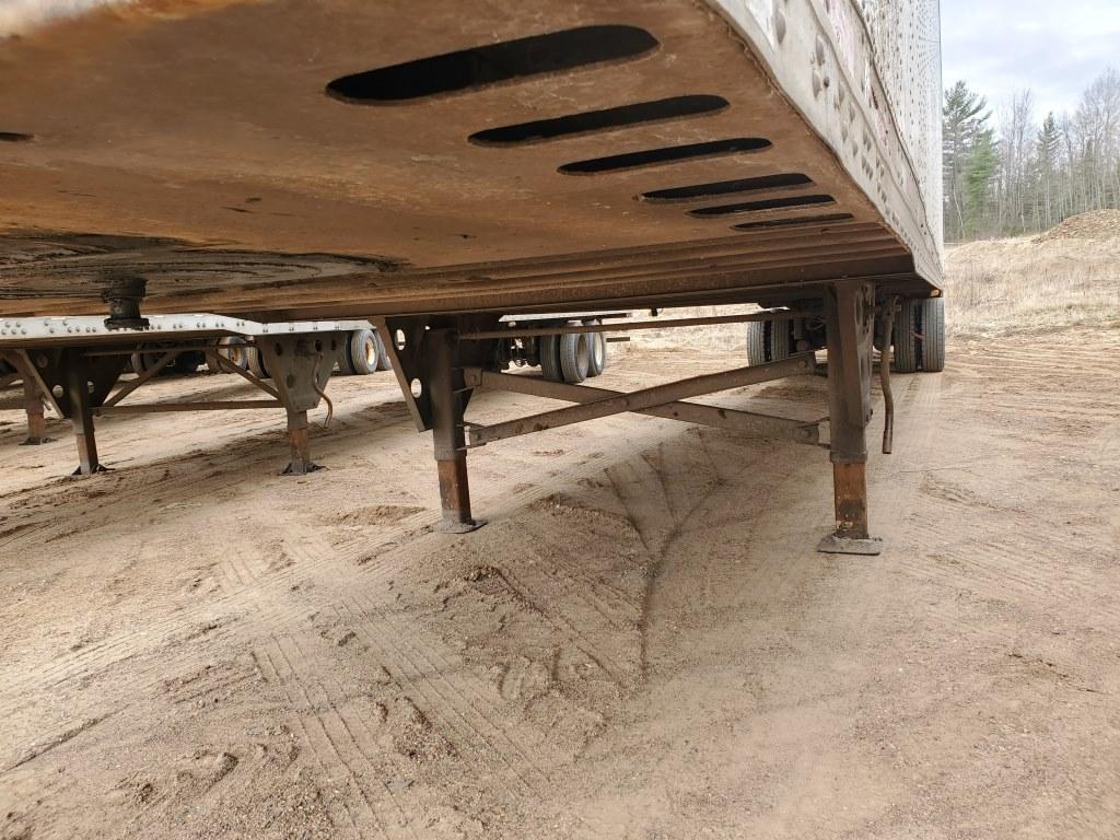 2010 Utility 4000 D-x Semi Trailer