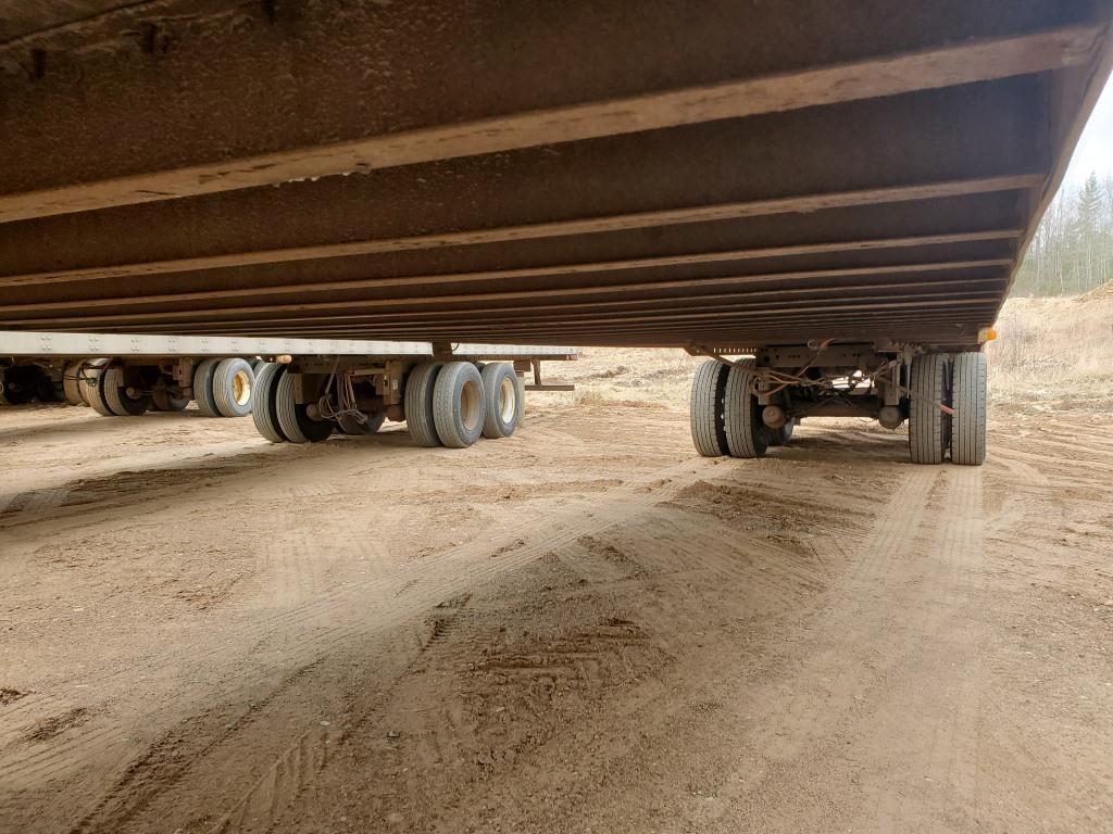 2010 Utility 4000 D-x Semi Trailer