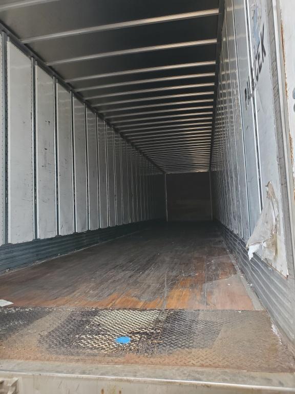 2010 Utility 4000 D-x Semi Trailer