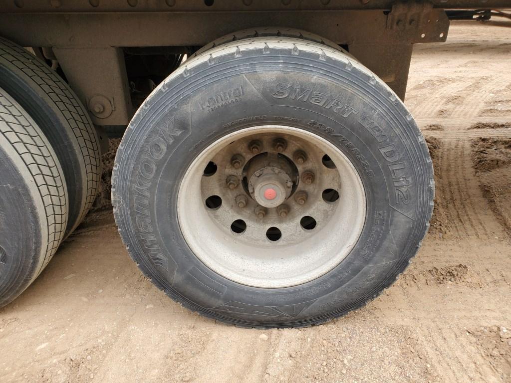 2010 Utility 4000 D-x Semi Trailer