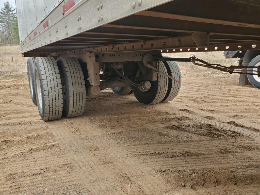 2010 Utility 4000 D-x Semi Trailer