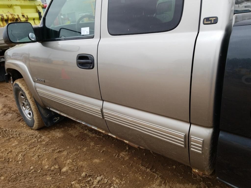 2000 Chevrolet Silverado 2500 Pickup Truck