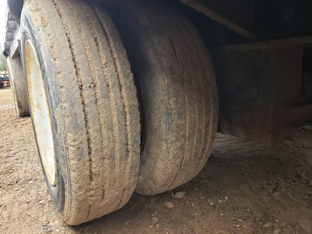 1999 Fontaine 48' Step Deck Trailer