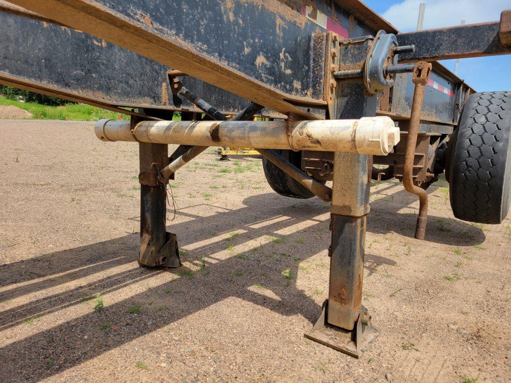 1995 Utility Trailer Mfg. Co. Log Trailer