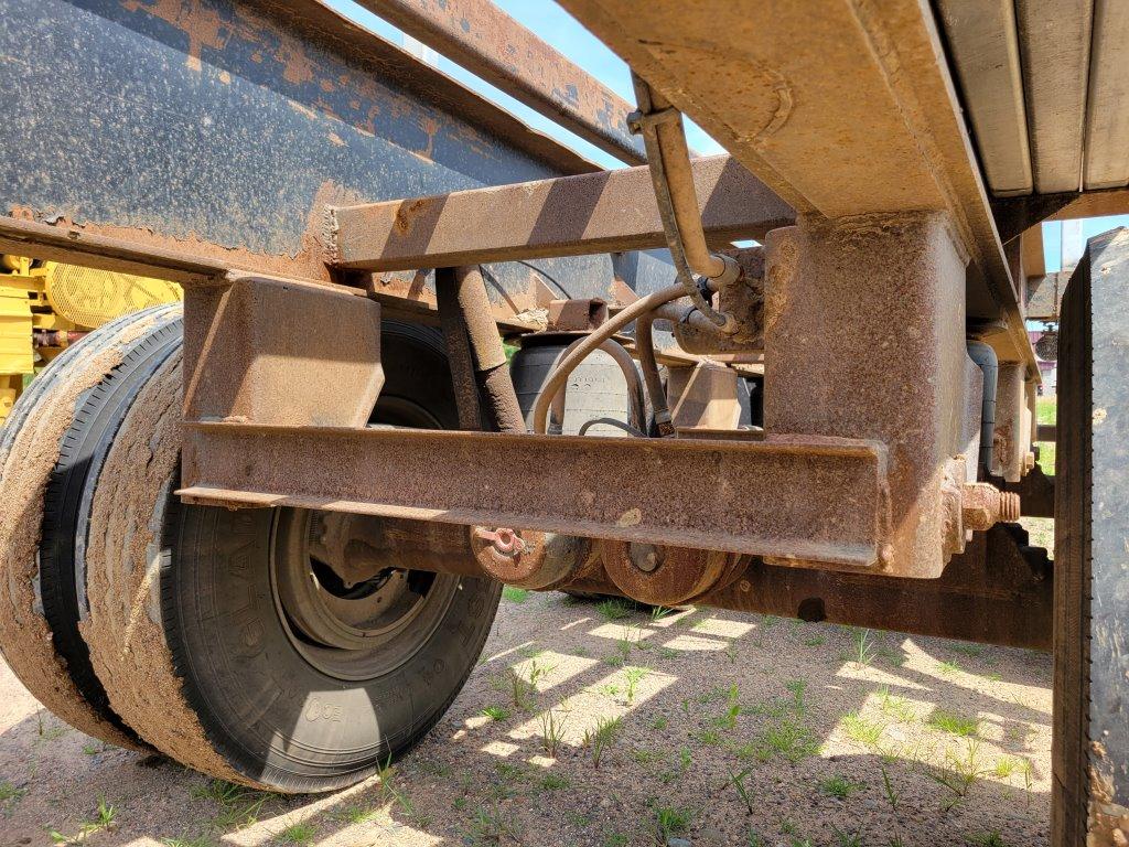 1995 Utility Trailer Mfg. Co. Log Trailer